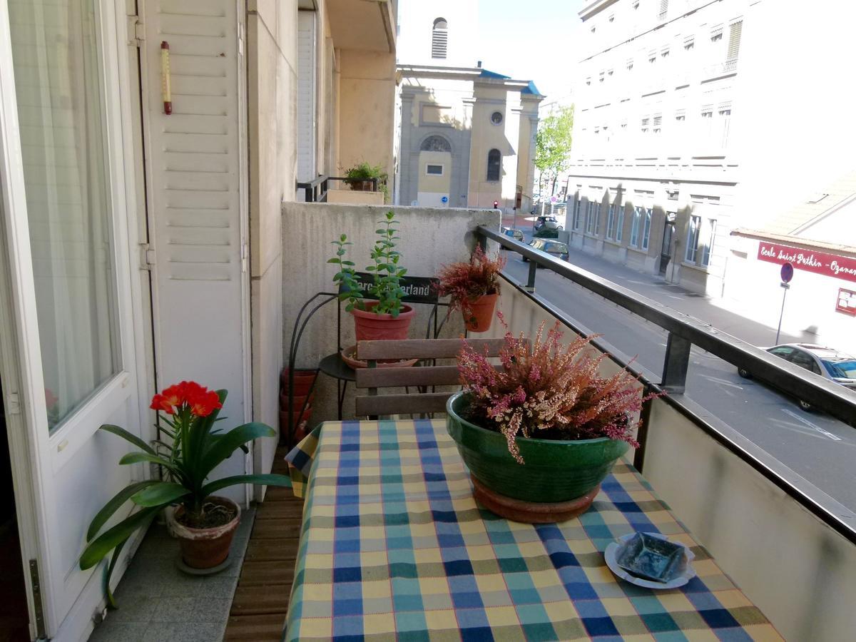St Pothin Village Avec Garage Лион Екстериор снимка